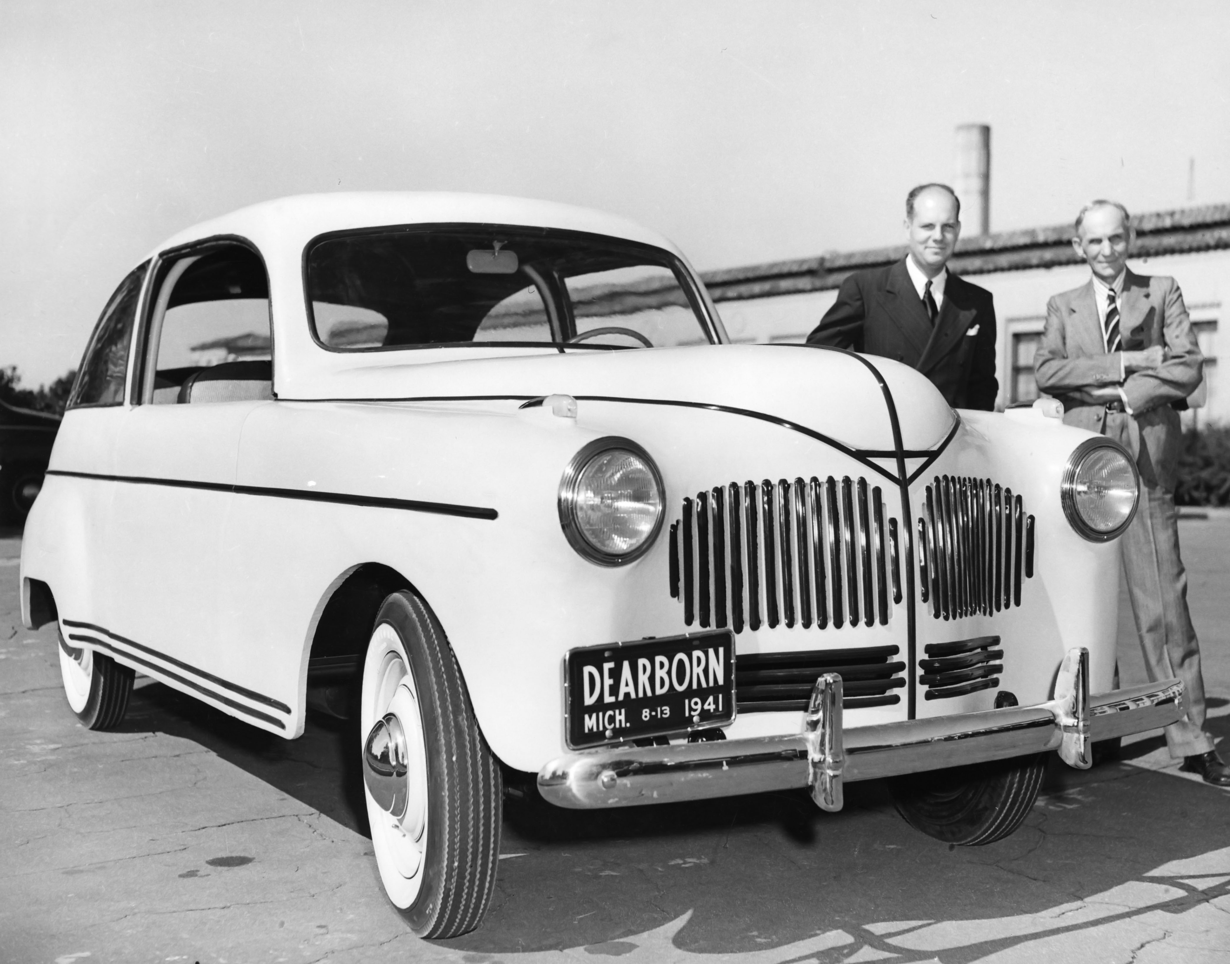 A white soybean car.