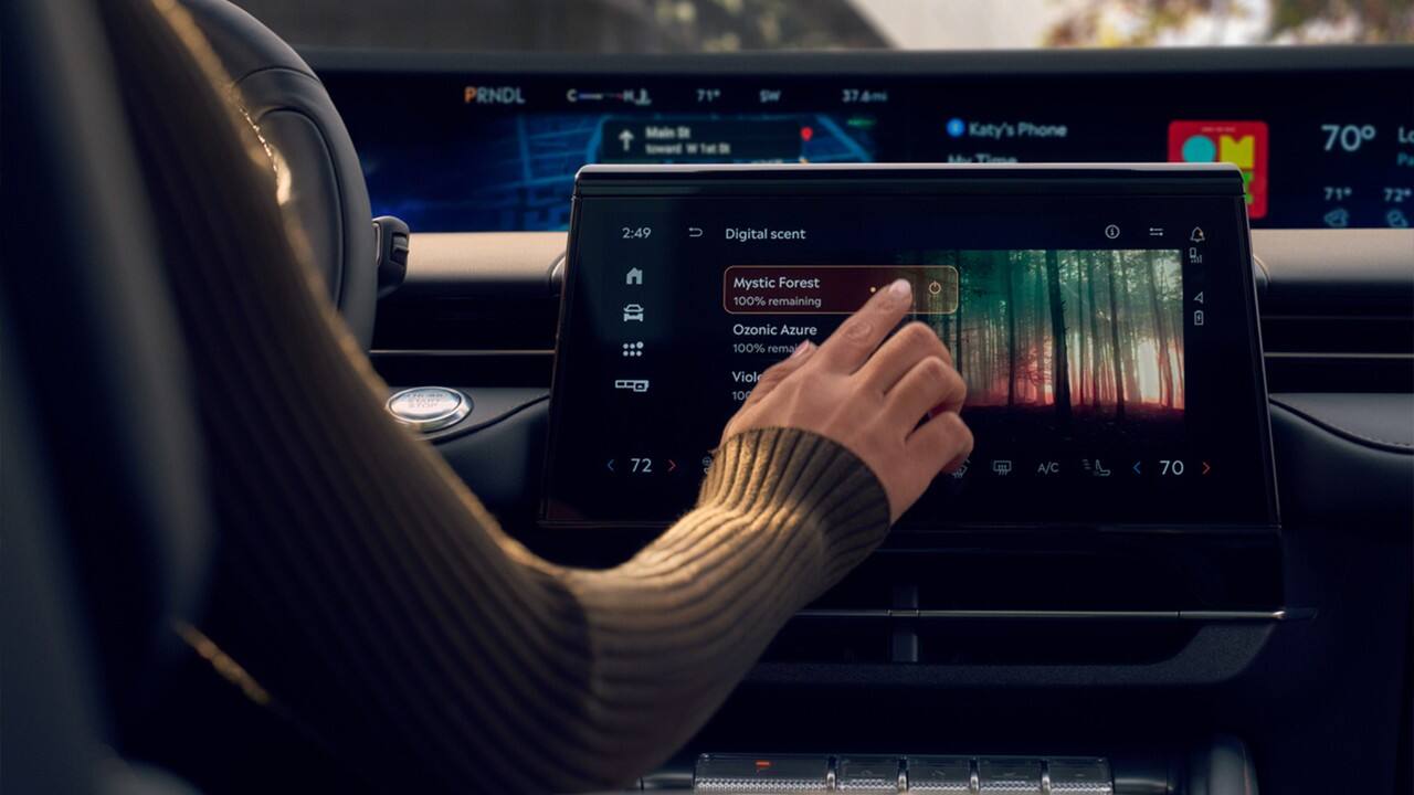 Lincoln has expanded its digital scent collection for a fresh and personalized interior experience.